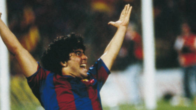 1982 Ký hợp đồng với Maradona