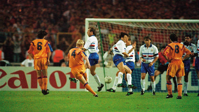 1992. Chiếc Cúp C1 đầu tiên cùng bàn thắng huyền thoại tại Wembley