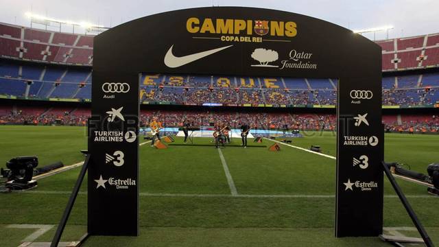 Camp Nou chào đón Copa trở về phòng truyền thống