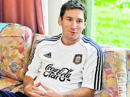 Messi: Tôi tôn trọng C.Ronaldo nhưng không quan tâm đến anh ta